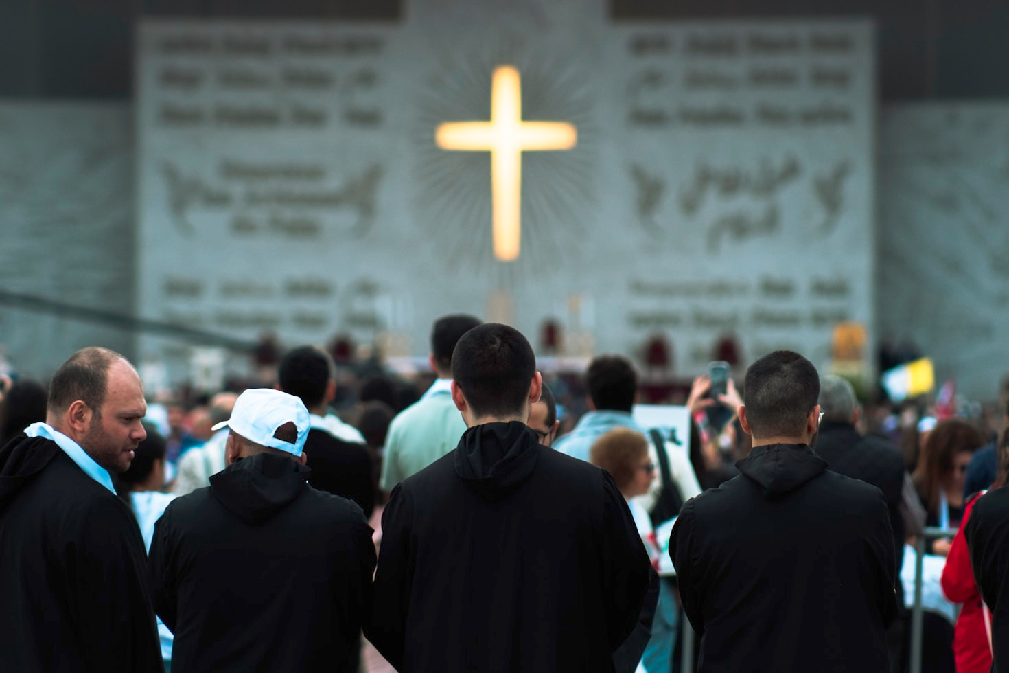 5 Inspiring Stories of Faith in Adversity